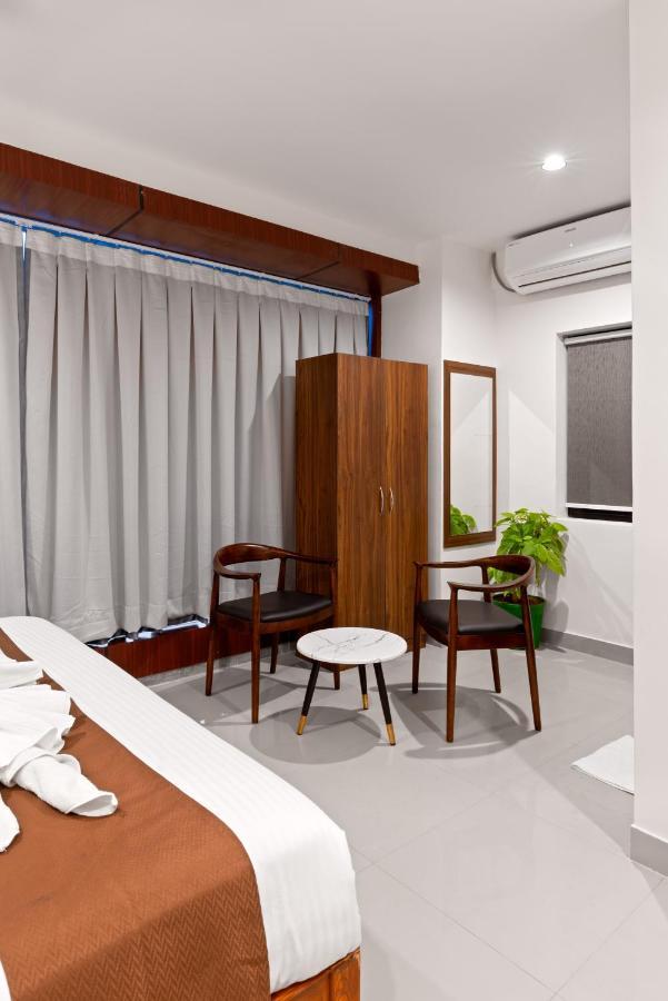 The Elite Hotel 하이데라바드 외부 사진